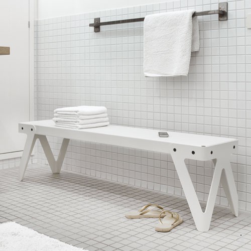 Stilren bänk till badrummet! ‹ Dansk inredning och design
